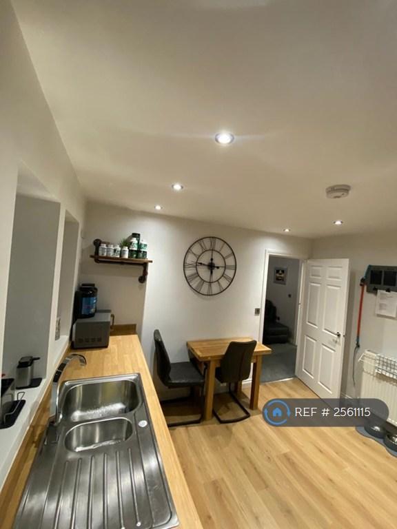 2 bedroom flat in Princes Gate, Horbury, Wakefield, WF4 (2 bed) (#2561115)