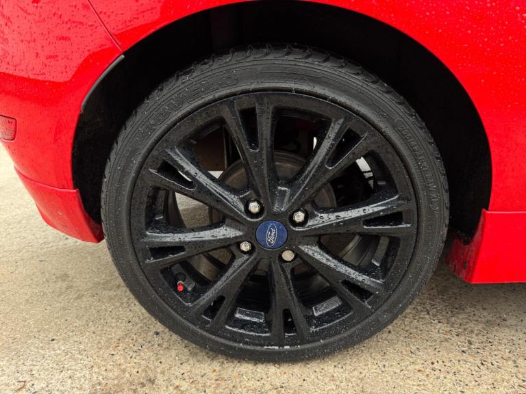 2015 Ford Fiesta 1.0 EcoBoost 140 Zetec S Red 3dr HATCHBACK PETROL Manual