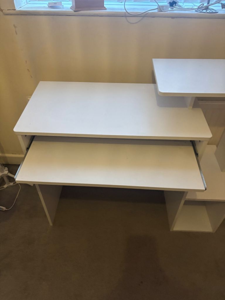 Free- gaming desk