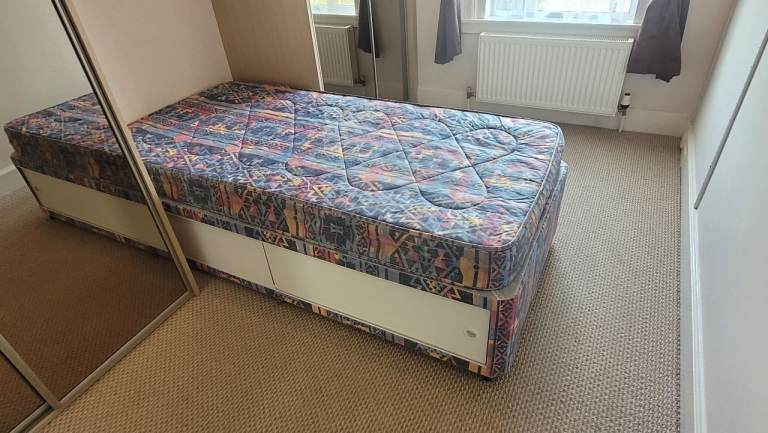 Single Bed Divan with Built-in Storage – Good Condition