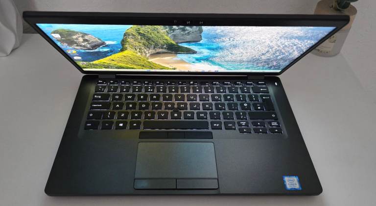 Dell Latitude i5 8th Gen Win 11 - REFURBISHED 