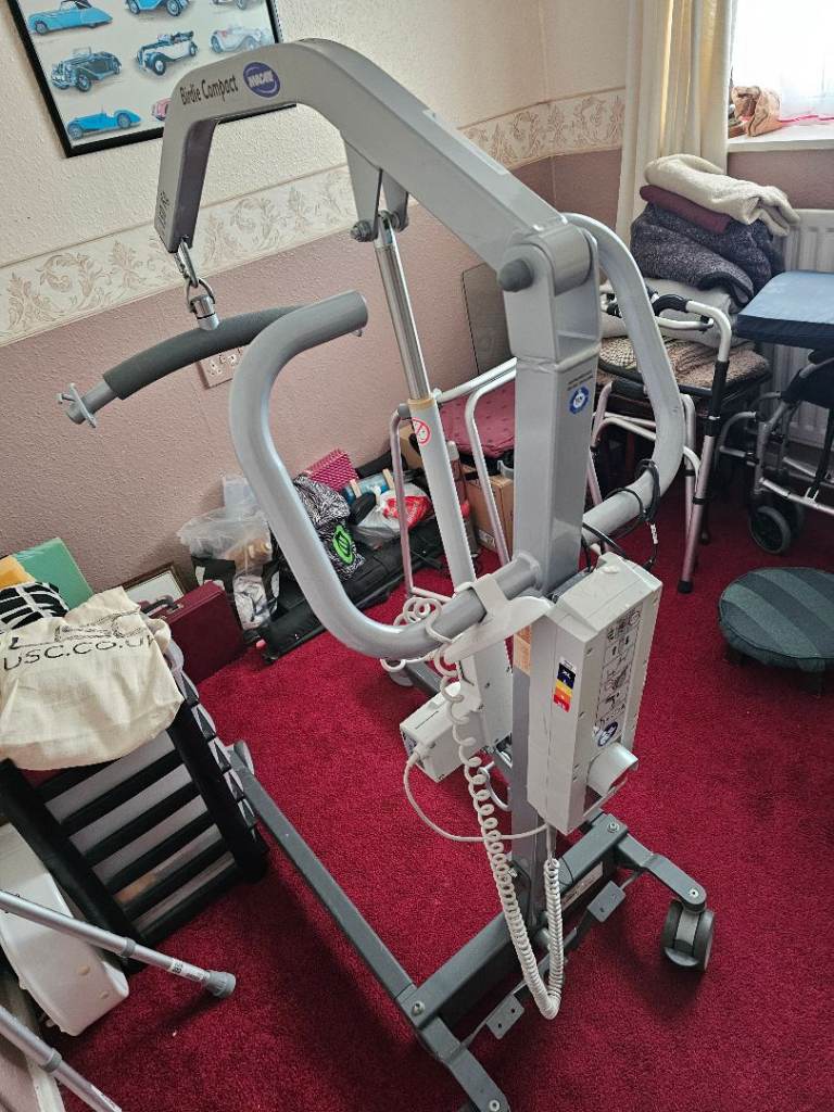 Invacare Evo Birdie Compact Hoist 150kg and 3 slings