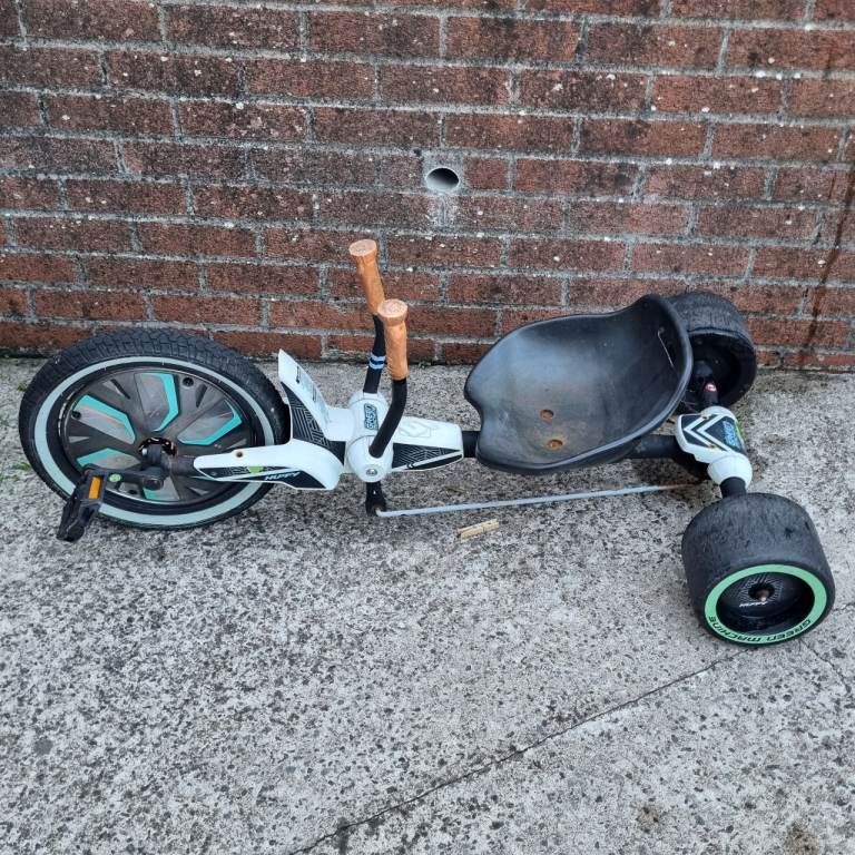 Huffy Green Machine 20-inch Kids' Ride-On Tricycle with Big Wheel Age 8+