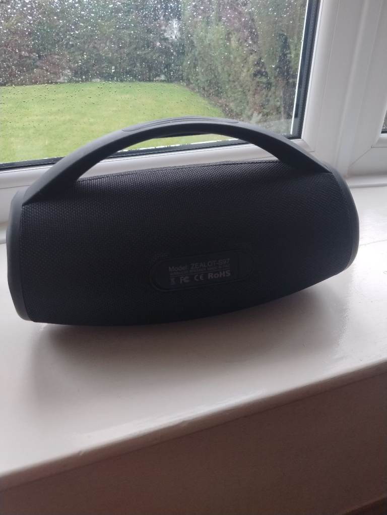 Anker Soundcore boom motion Bluetooth speaker and Zealot s97 Bluetooth speaker 