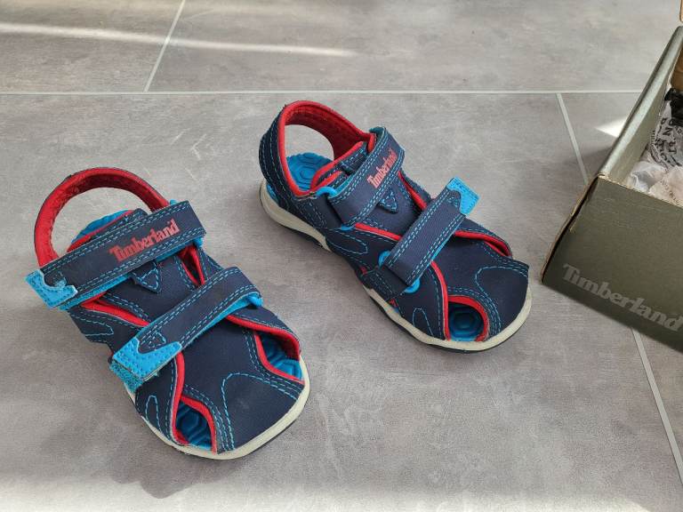 Gorgeous TIMBERLAND **boys sandals** EXCELLENT CONDITION. Child size 9.5 / 10 (27) 