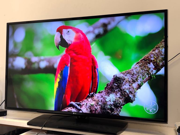 43” Led LG Full Hd 1080P tv   Freeview Hdmi Usb   Excellent condition-  Not Smart