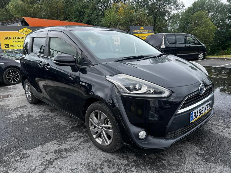 2015 Toyota Sienta 1490 cc Hybrid