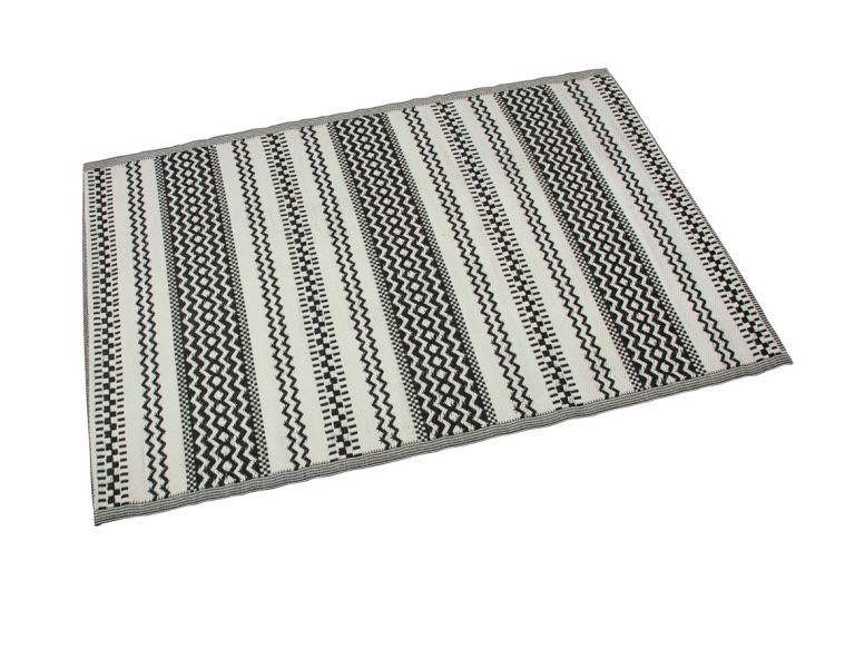 Black Geometric Extra large Outdoor Rug, (L)240cm x (W)180cm
