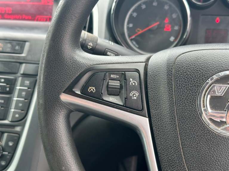 VAUXHALL ASTRA GTC 1.6 T 16V Sport 2012