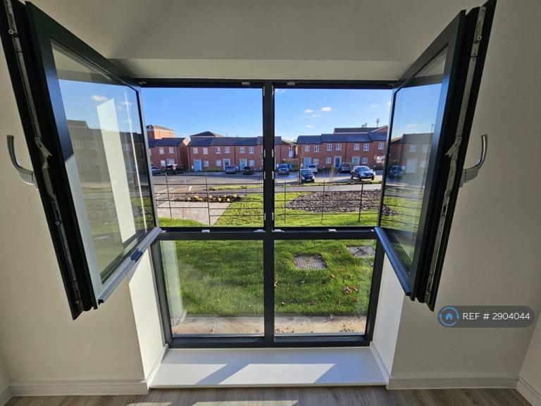2 bedroom flat in Fox House, Derby, DE1 (2 bed) (#2904044)