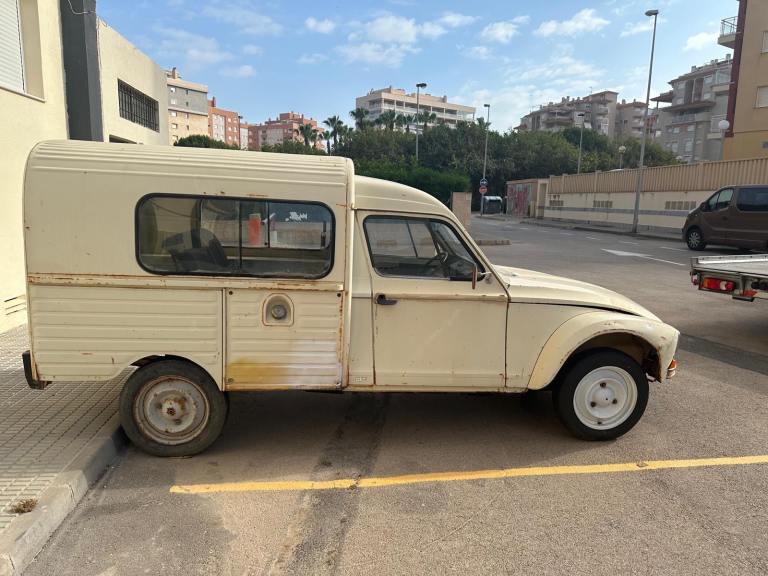 46 year old Citroen Diane 6 400