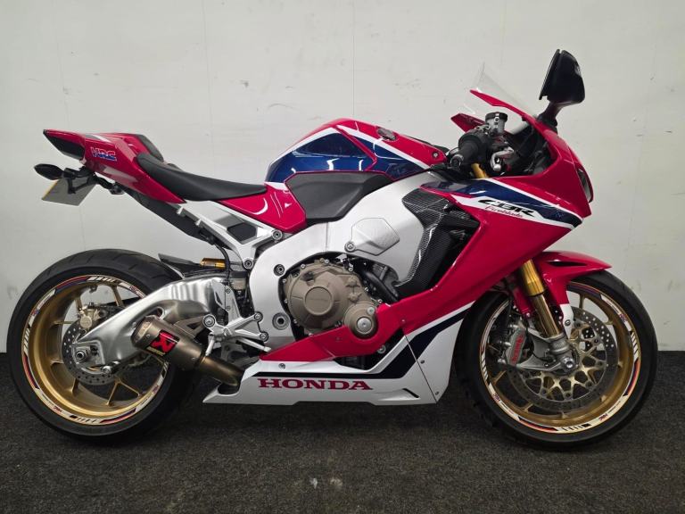 HONDA CBR1000RR SP ** READY TO GO - AKRAPOVIC EXHAUST - MOT AUG 2027 **