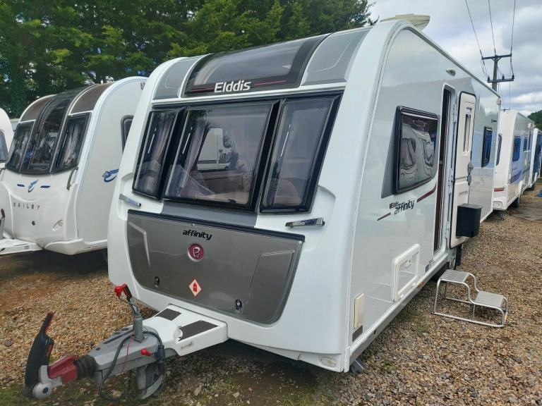 2015 Elddis Affinity 550 Fixed Island Bed Side Washroom Caravan, Motor Mover