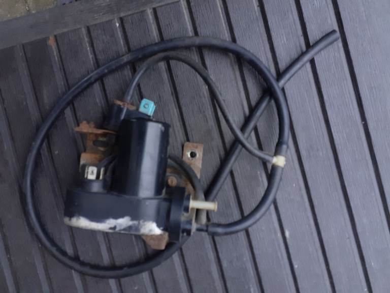 Hella cruise-control pump 003-572