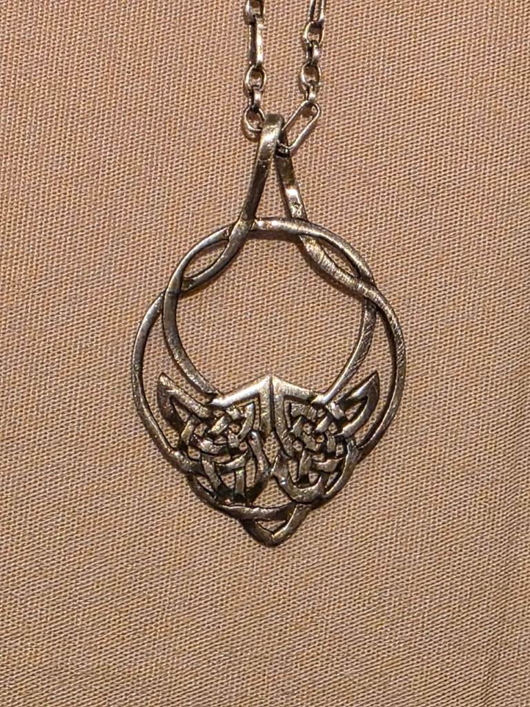 Silver 925 Celtic knot Necklace and pendant 