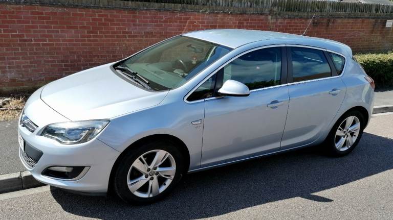 Vauxhall Astra (J) 1.4 Turbo Sri [2014]