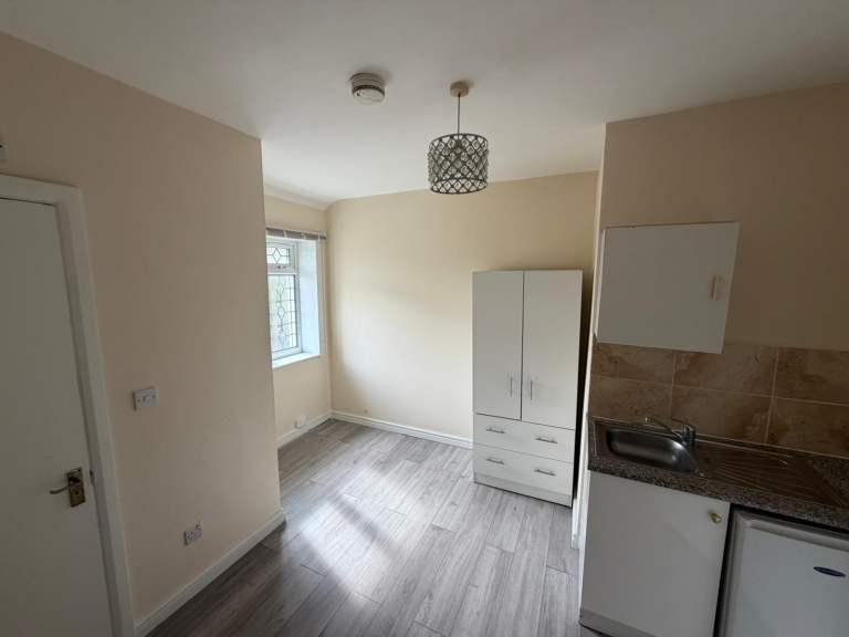 BENEFITS ACCEPTED - Studio Flat Available in Catford Lewisham SE6