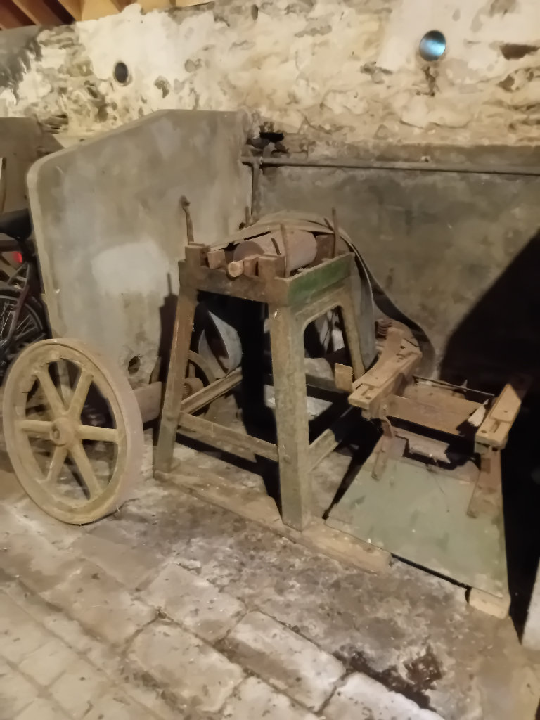 Grist Mill - Antique Bygone - Dry stored complete