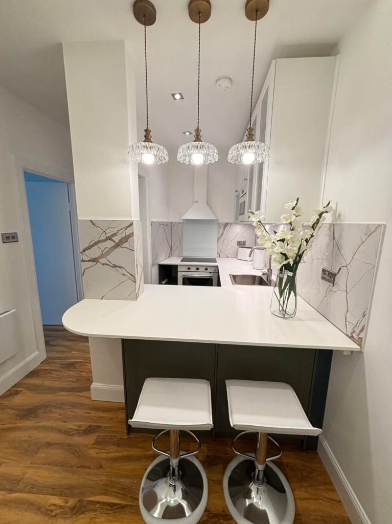 Newly renovated 2 double bedrooms with ensuite flat