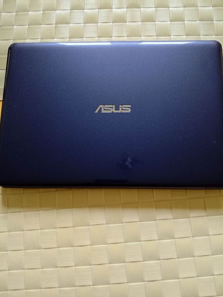 Laptop 