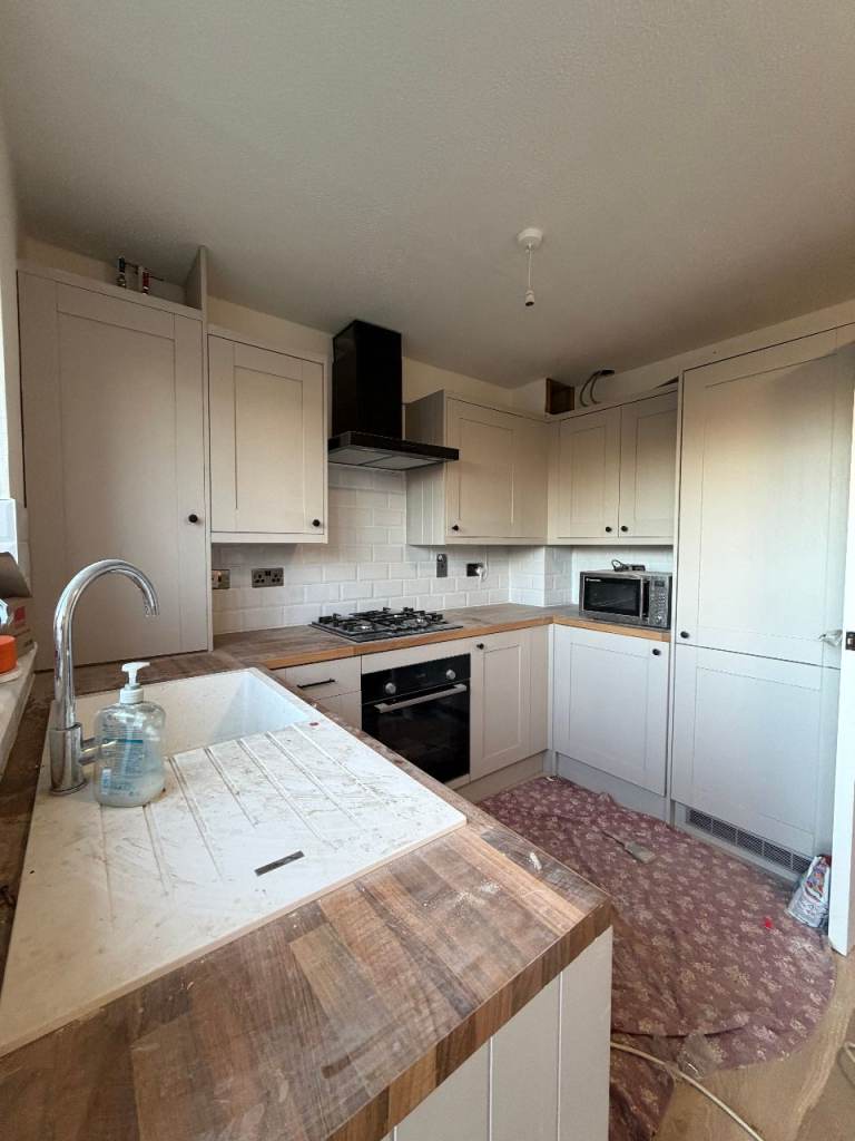 Nice & Newly decorated Studio flat with Garden at Fenman road IG3 9TS close to Goodmayes Station