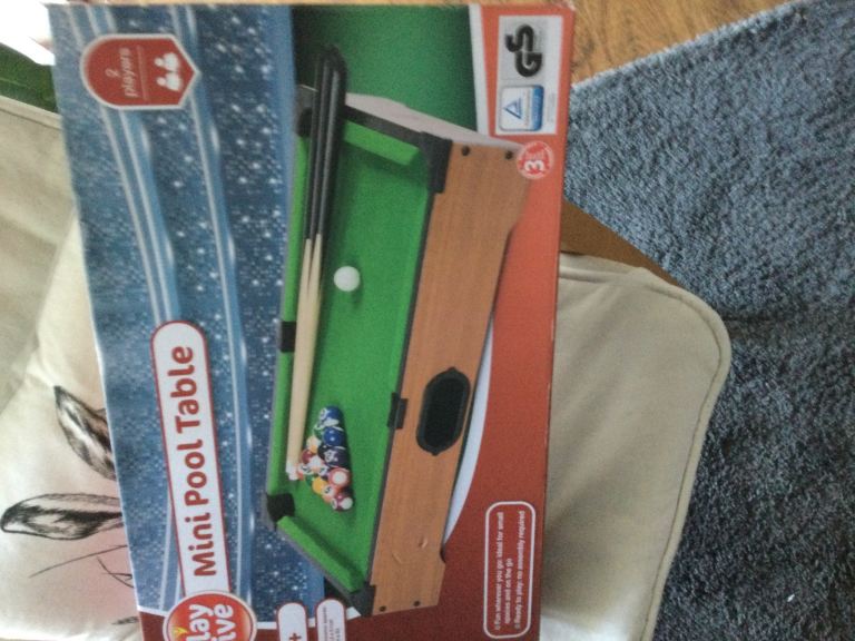 image for Mini pool table 