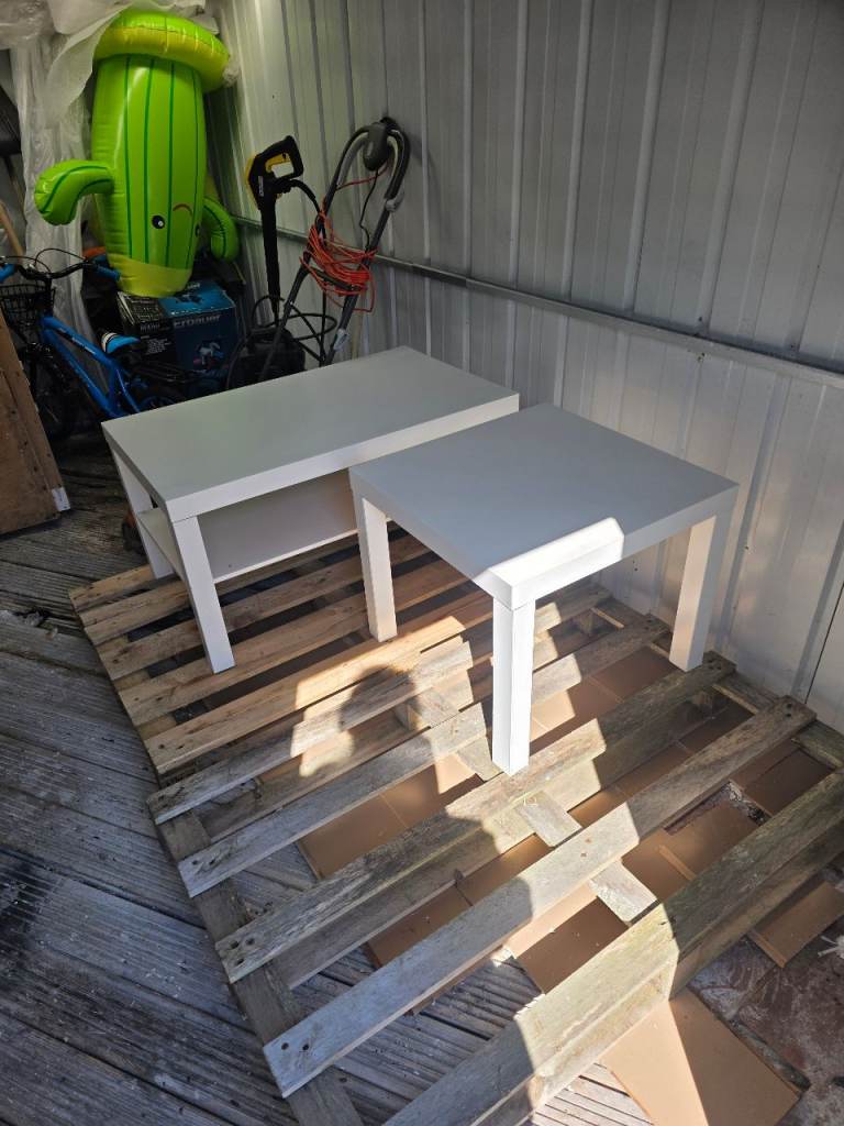 Coffe table + side table. FREE 