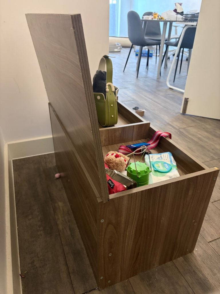 Storage Bench with Lift-Up Lid & Shoe Shelves – Walnut Effect