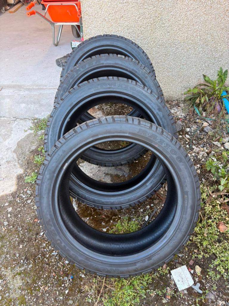 Land Rover Defender Tyres 