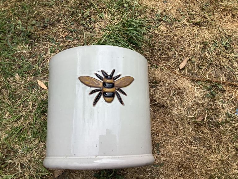 Cream Ceramic Pot with Bee Design – Good Condition