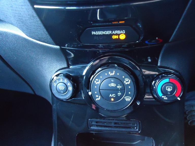 FORD FIESTA 1.5 TDCi Zetec 2015