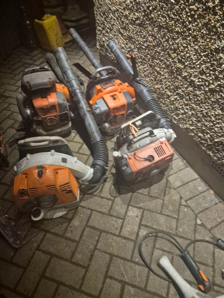 Petrol blowers 