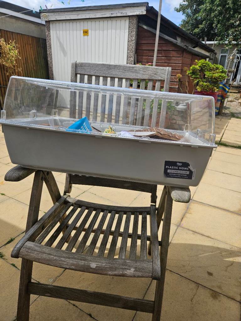 As new pet cage and accessories 