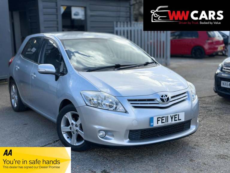 2011 Toyota Auris Hatchback (2010 - 2013) Hatchback Petrol Manual