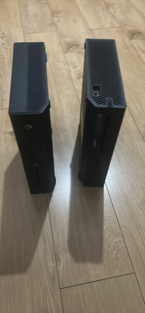 Two Xbox one consoles - faulty disc read error - work for online - both turn on 