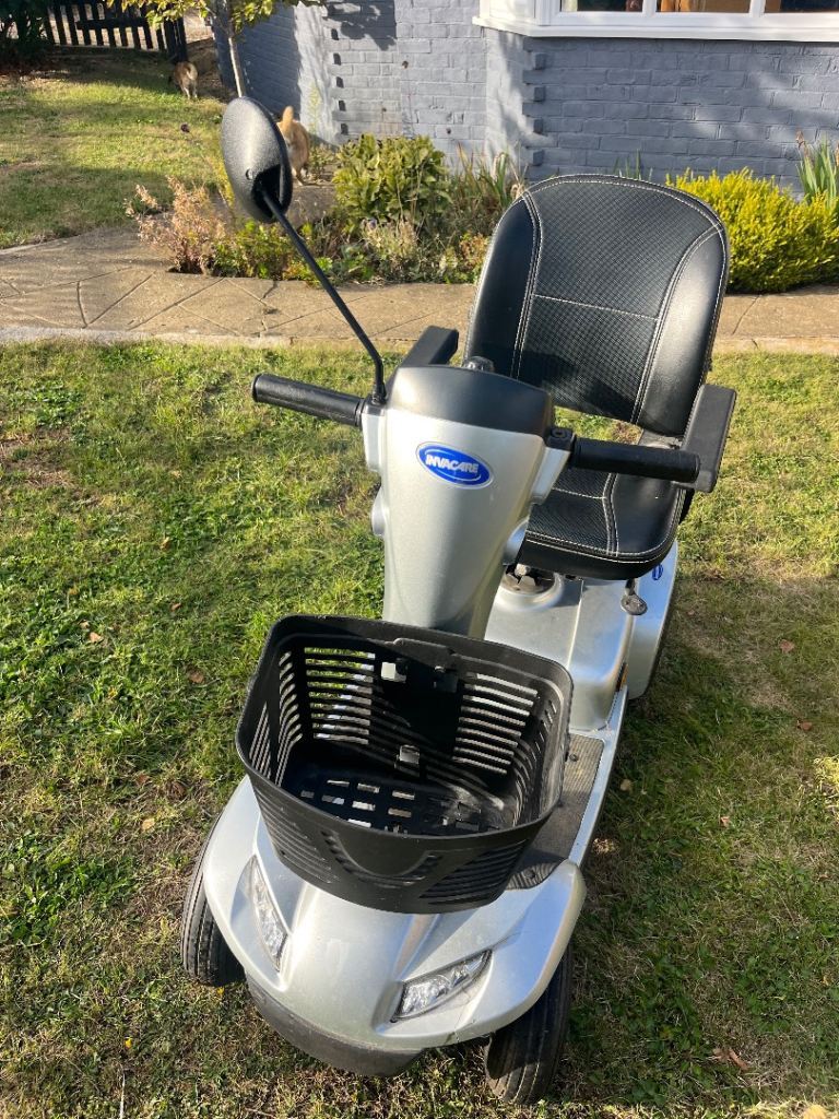 Invacare Leo Mobility Scooter – Silver, Good Condition