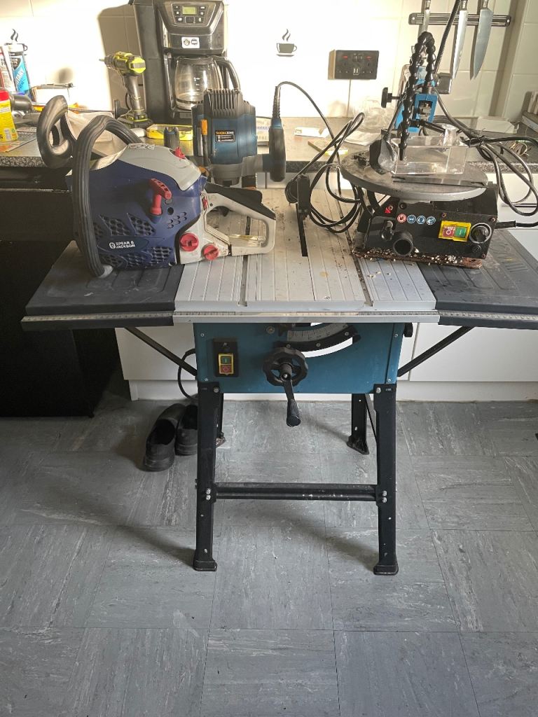 Assortment of power tools 