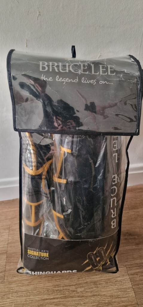 Muay Thai/Kickboxing Shin Guards - Bruce Lee Signature Collection (Like New)