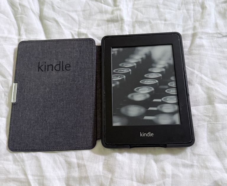 Amazon Kindle Paperwhite 2GB EY21 (5th Gen) WiFi