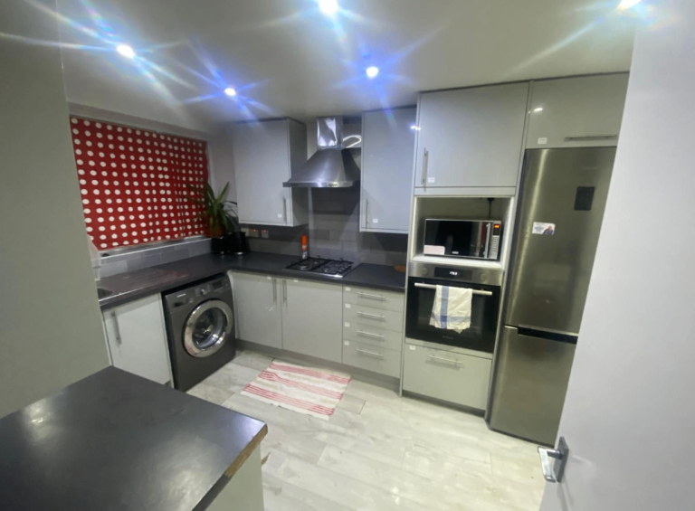 Have a single room to let in South Ockendon  - 5mins walk from train station