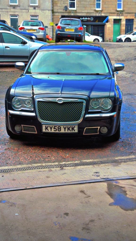 2008 CHRYSLER 300 3.0 DIESEL V6 AUTOMATIC MOTED HEATED SEATS SUNROOF STARTS N DRIVES GREAT