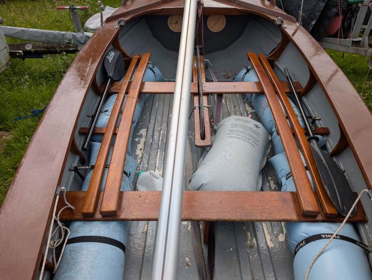 Wooden Sailing Dinghy with 2 main sails and 2 gibs