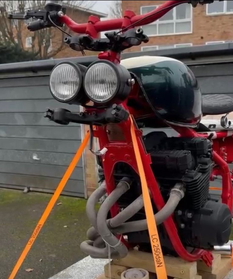 Kawasaki, ZX 550-A1, 1984, 553 (cc)
