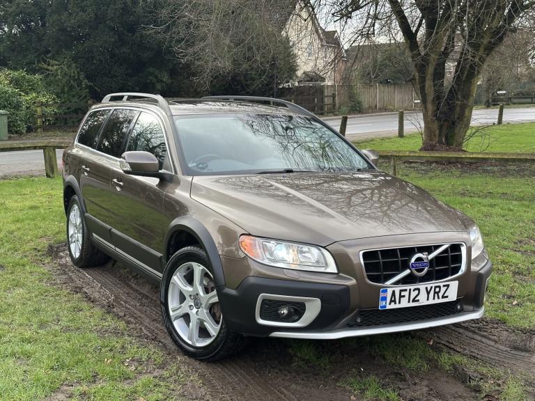 VOLVO XC70 2.4 D5 SE Lux 2012