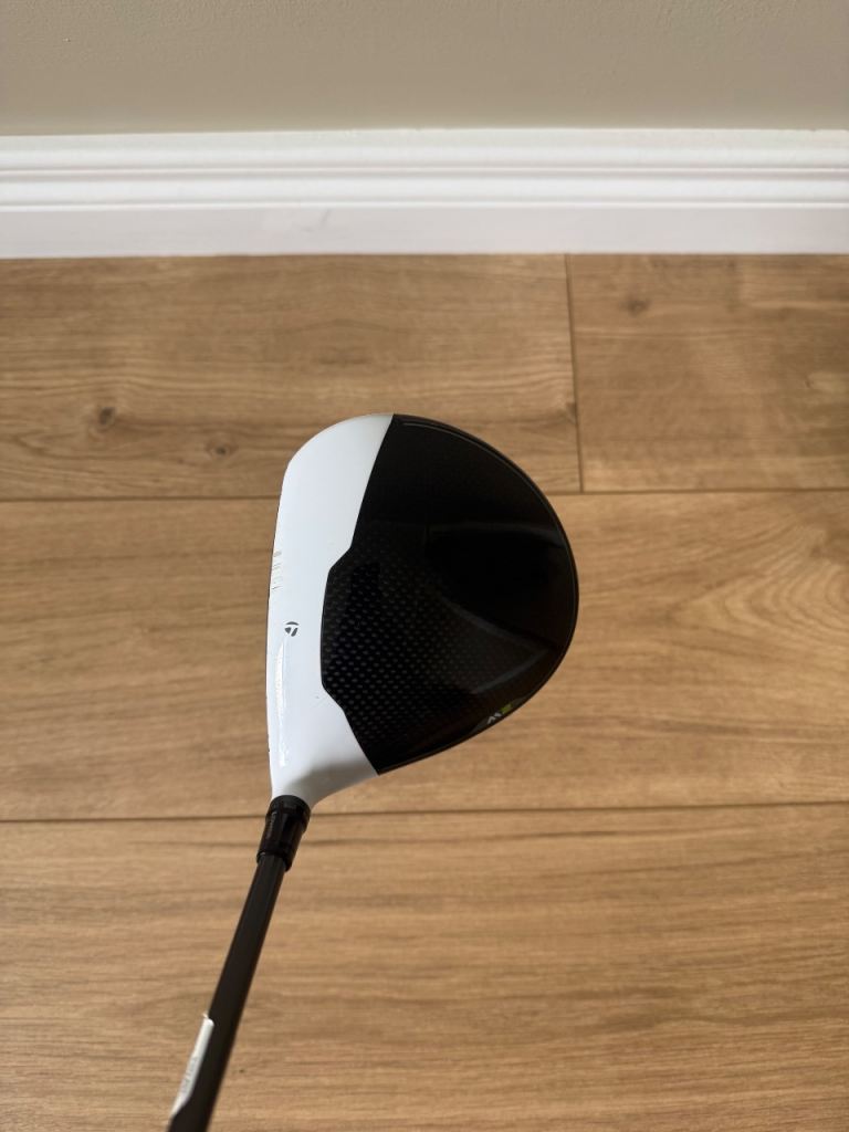 TaylorMade M2 Driver 9.5° with Headcover – Good Condition
