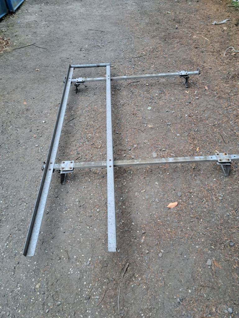 Galvanized steel roll on/roll off roof rack