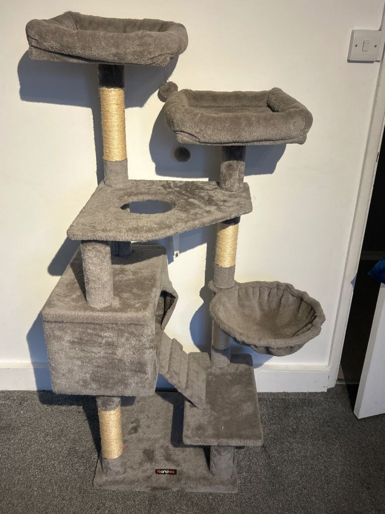 Cat tower 