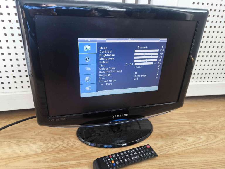 19" Samsung TV Digital Freeview