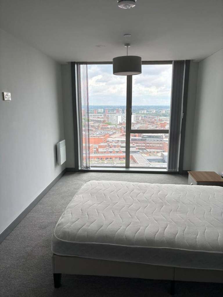 One Bedroom House Birmingham B1 Near Birmingham New Street Train Station | COMPANY LET ALLOWED