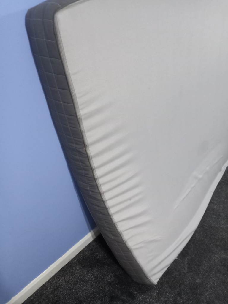 Queen size mattress 
